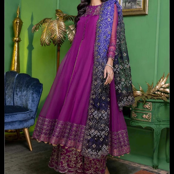 Dresses & Skirts - Elegant Purple Women's Dress with Intricate Patterns